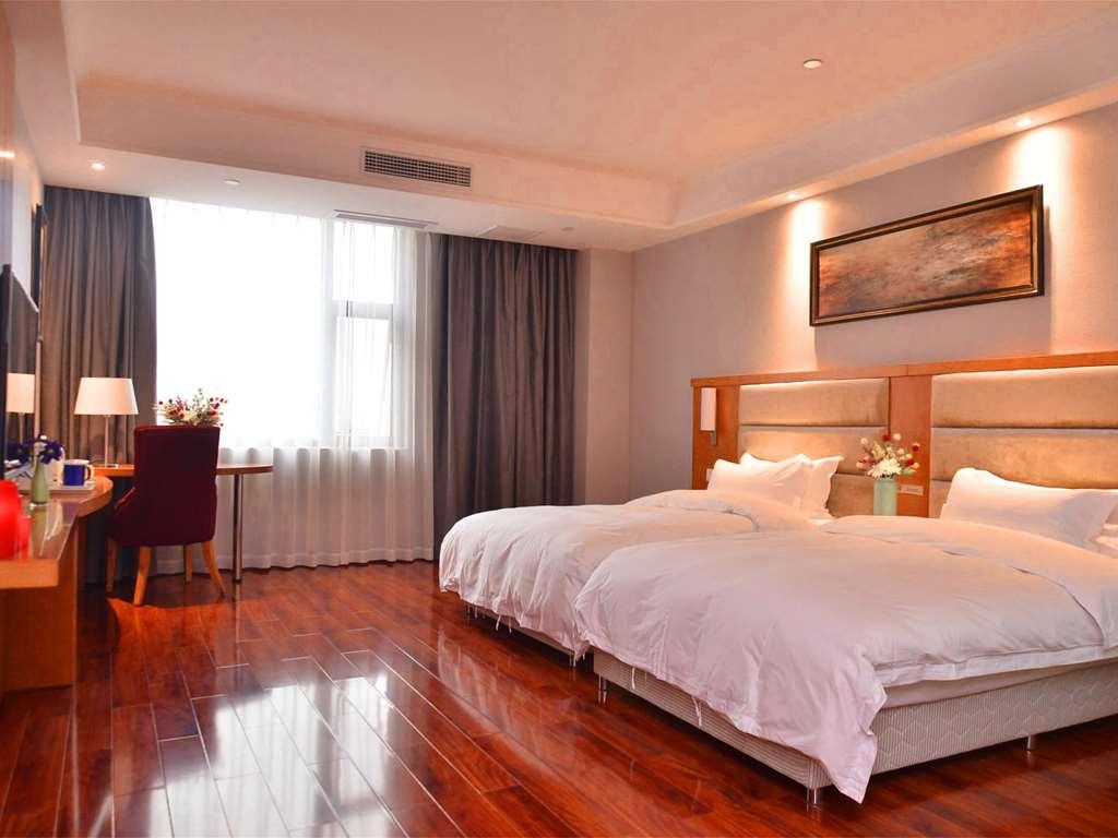 Отель Ibis Chongqing Airport Экстерьер фото